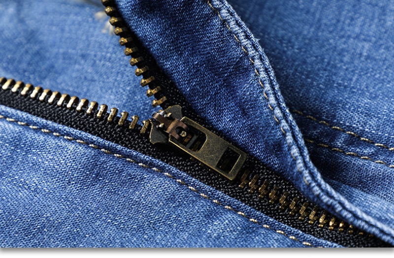 Men's Classic Straight Midwaist Jeans