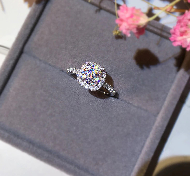 Luxury Crystal Engagement Ring for Women